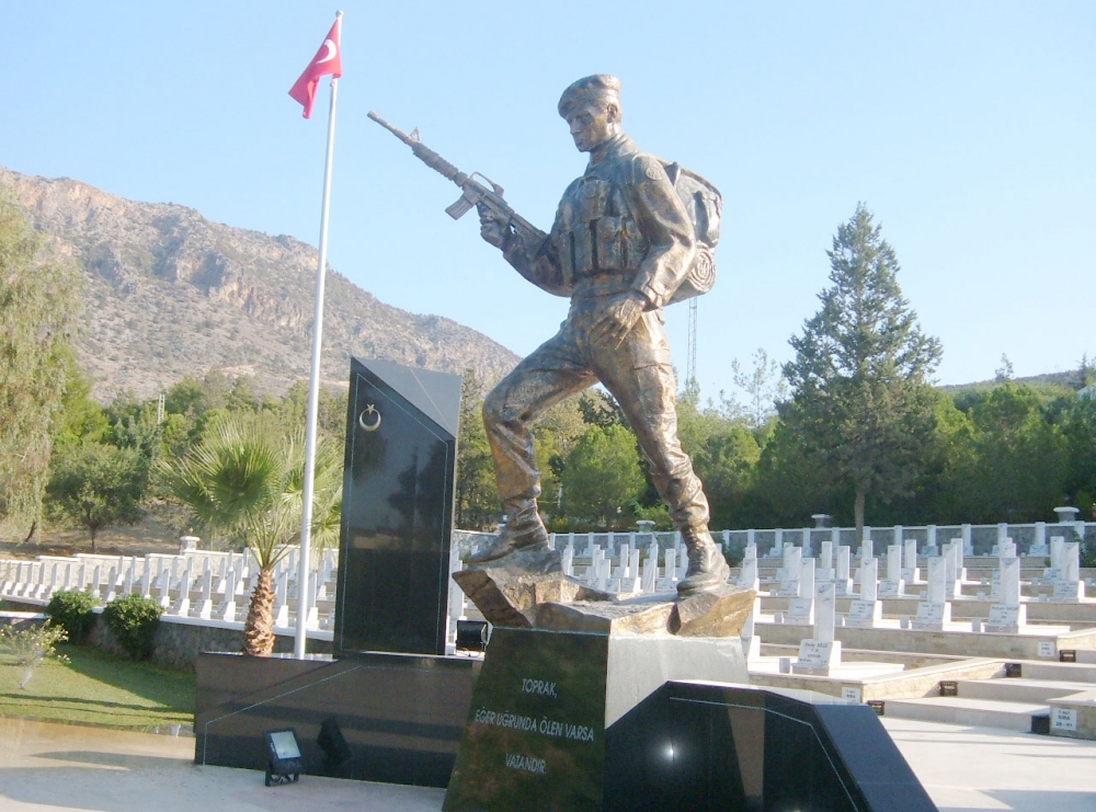 Şehitlerimizi gurbet topraklarına emanet bıraktık 18