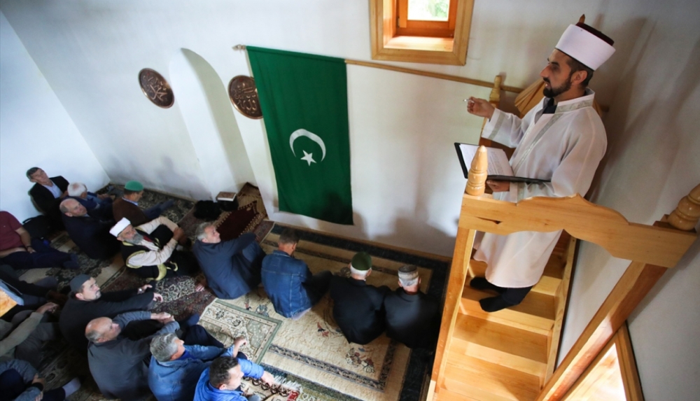 Dağların zirvesinde ulu bir cami Kuşlat 10