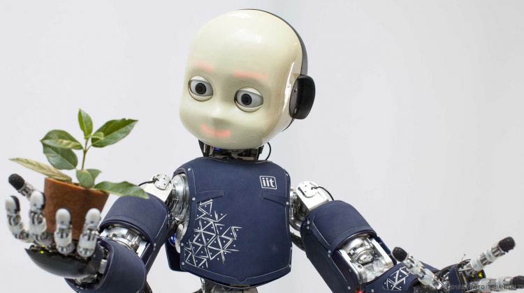 Robotlar insanların yerine çalışmaya başladı 8