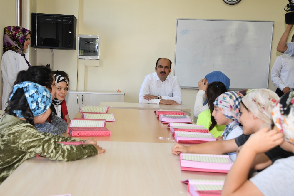 Başkan Altay Genç KOMEK Yaz Okulu Öğrencileriyle Buluştu 3