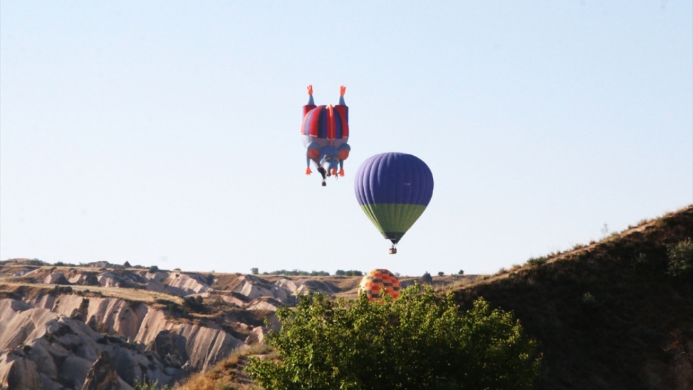 Figürlü balonlar peribacaları arasında uçtu 6