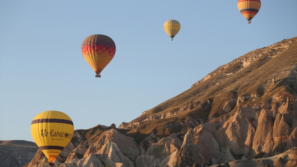 Figürlü balonlar peribacaları arasında uçtu 9