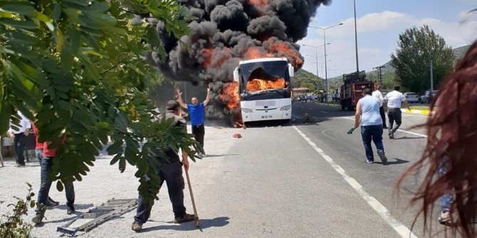 Balıkesir'de yolcu otobüsünde yangın: 5 ölü