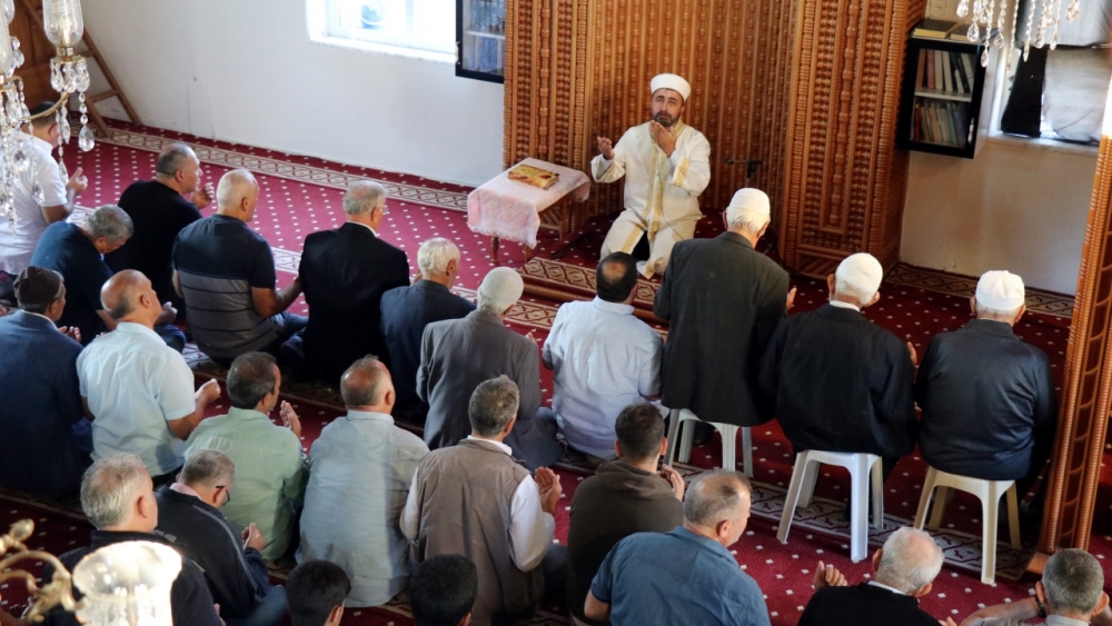 Türkiye'nin ve dünyanın dört bir yanında bayram namazı 10