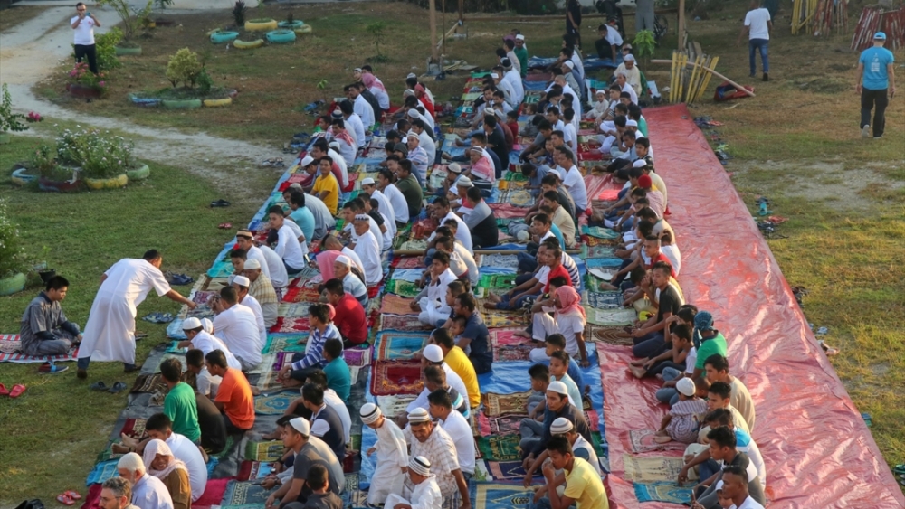 Türkiye'nin ve dünyanın dört bir yanında bayram namazı 15