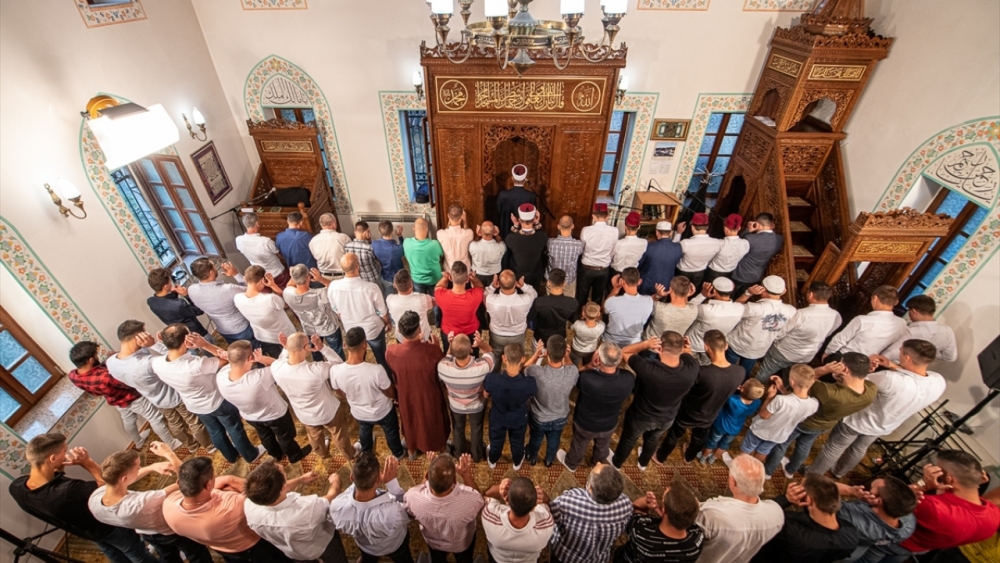 Türkiye'nin ve dünyanın dört bir yanında bayram namazı 21