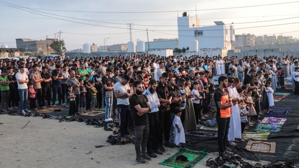 Türkiye'nin ve dünyanın dört bir yanında bayram namazı 22