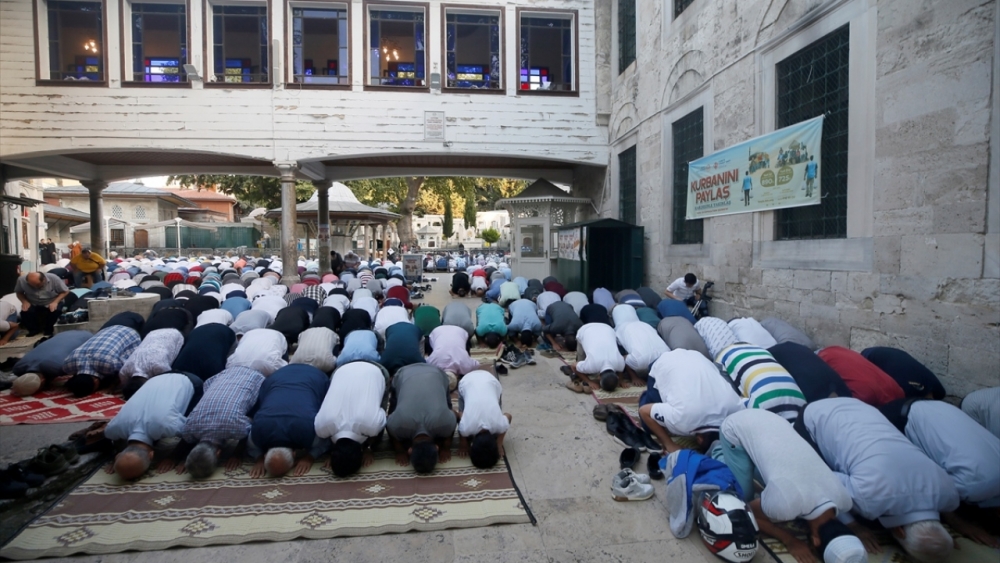 Türkiye'nin ve dünyanın dört bir yanında bayram namazı 7