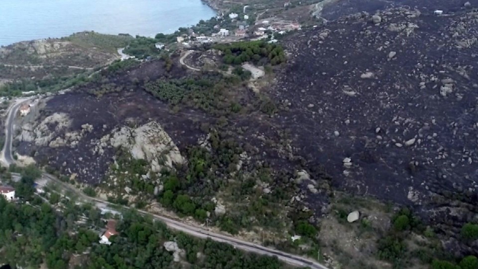 Marmara Adası'nda yangının ardından kalan kareler 9
