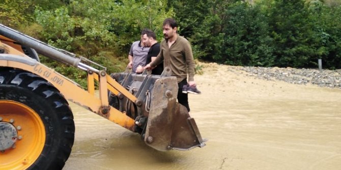 Şiddetli yağış  Trabzon'da hasara yol açtı