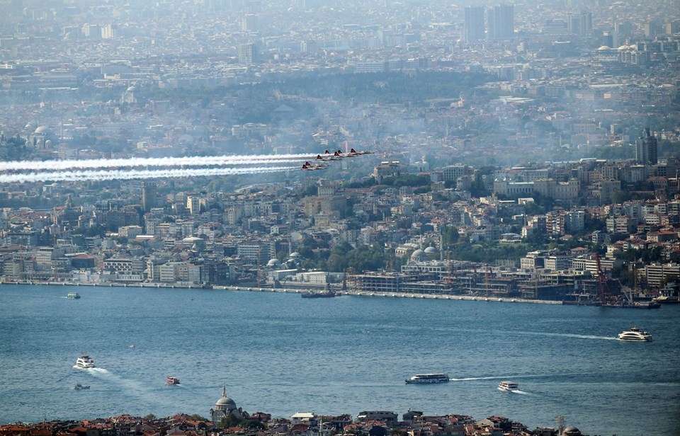 Türk Yıldızları İstanbul Boğazı'nda 10