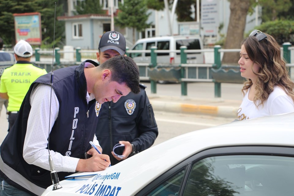 Denetimler başladı! Araçta sigara içene 153 lira ceza 11