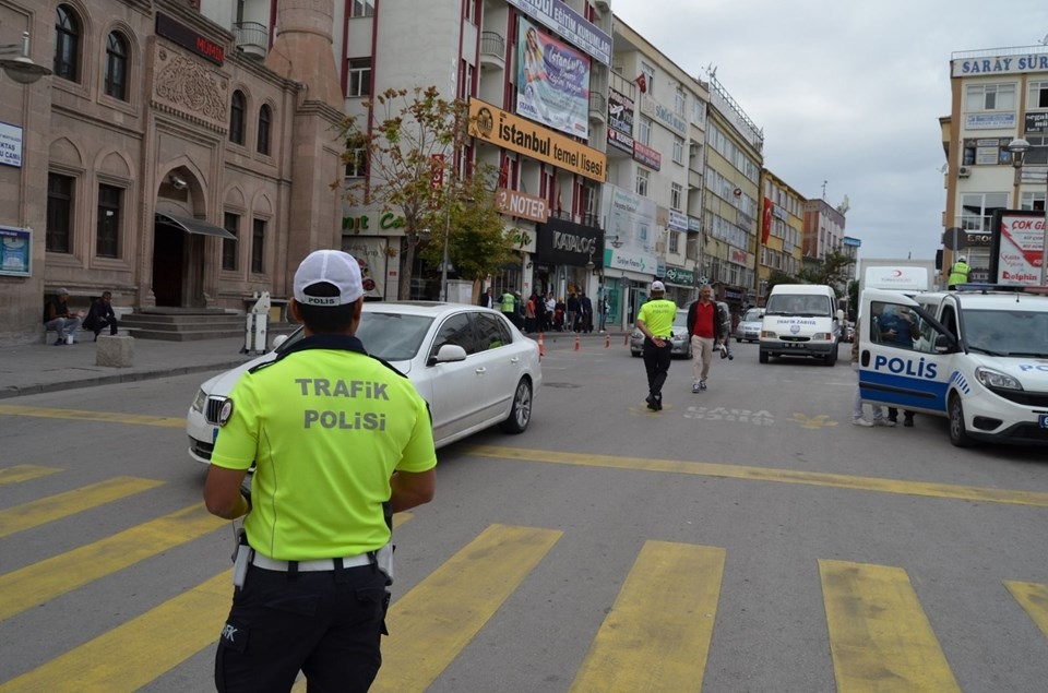 Denetimler başladı! Araçta sigara içene 153 lira ceza 18