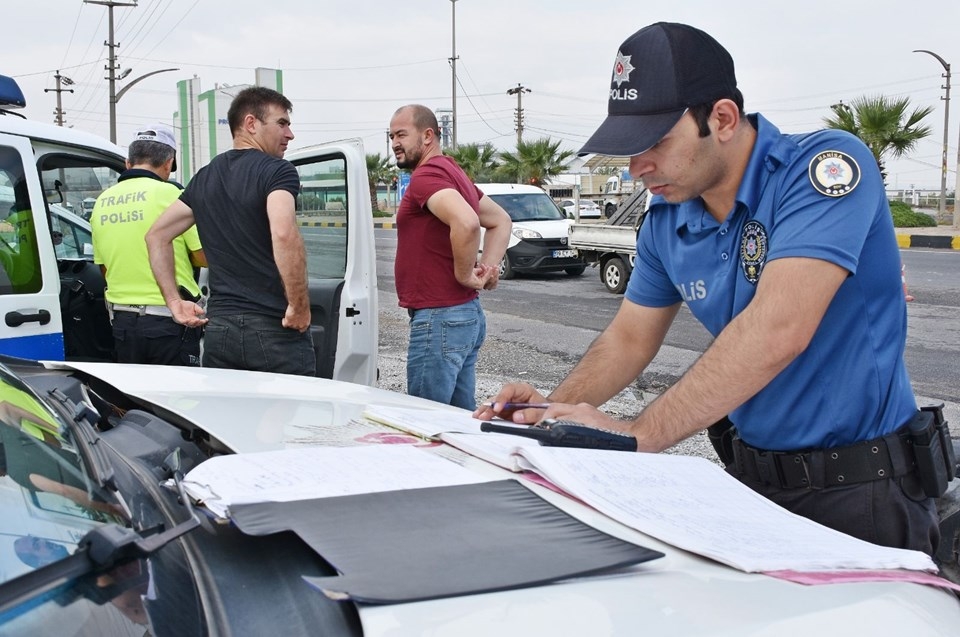 Denetimler başladı! Araçta sigara içene 153 lira ceza 23