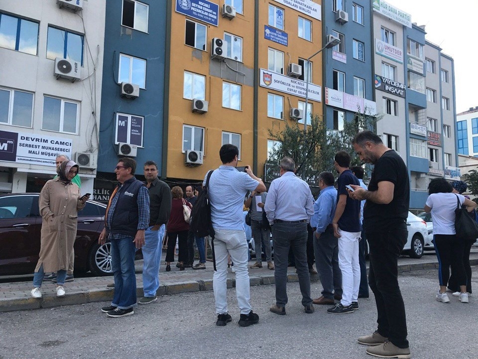 İstanbul'da 5.8 büyüklüğünde deprem sonrası panik 4