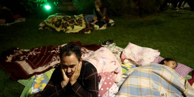 İstanbullular geceyi parklarda geçirdi (İşte o görüntüler..)