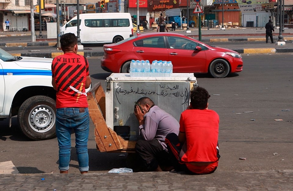 Irak'ta hükümet karşıtı gösteriler (Sosyal medya erişimi durdu,) 55