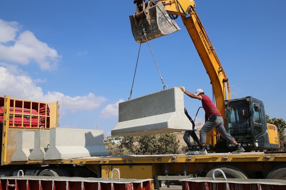 Afrin sınırına sevkiyat ( 21 TIR ) 18