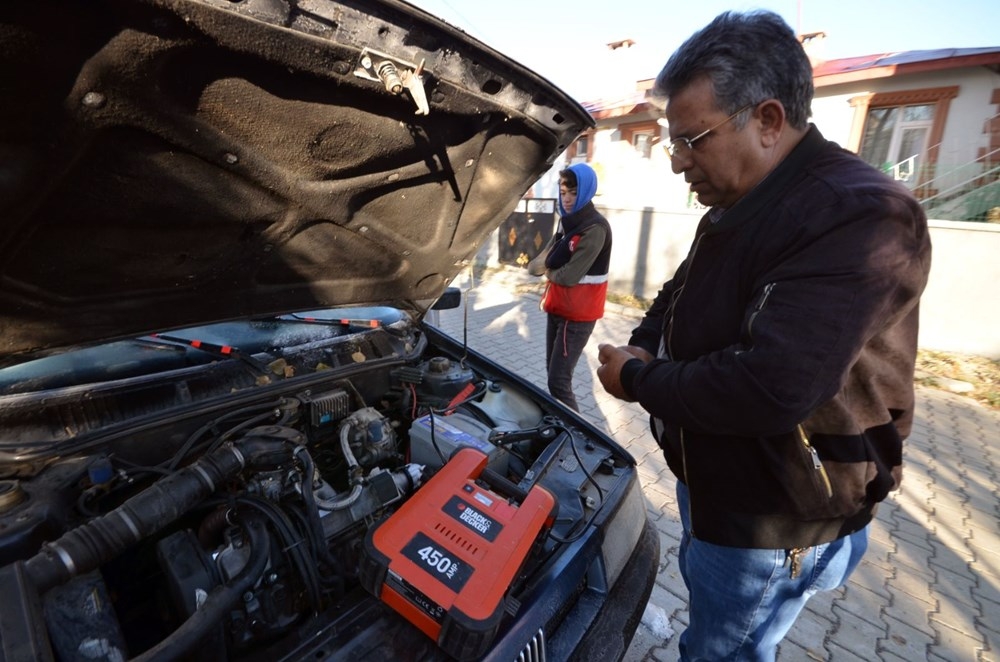 Doğu Anadolu'da soğuk hava etkili oluyor.Her yer  buz kesti 7