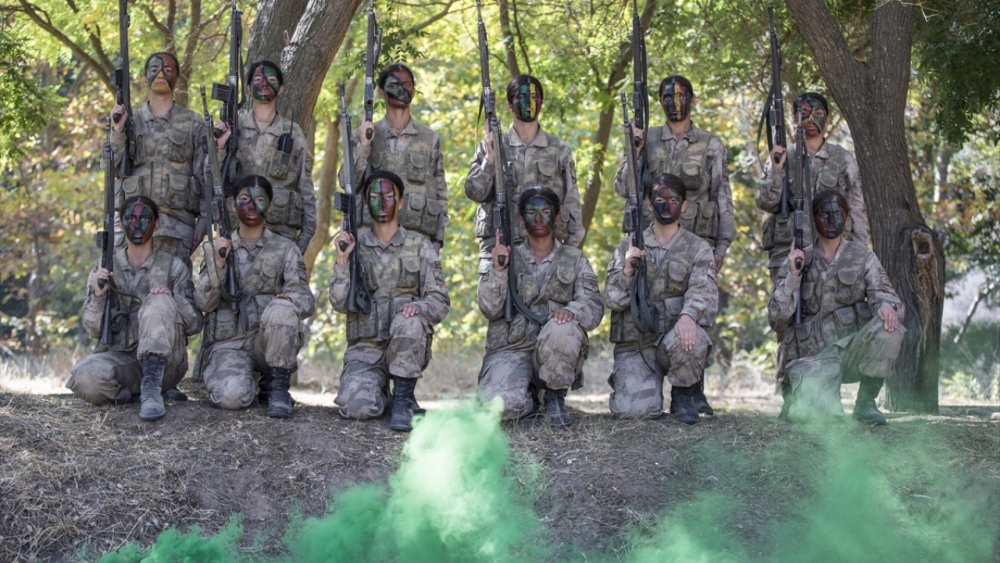 Kadın astsubay adaylarının zorlu eğitimi 15