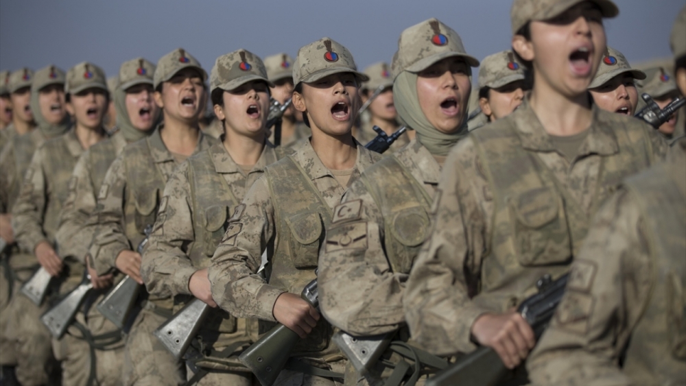 Kadın astsubay adaylarının zorlu eğitimi 18