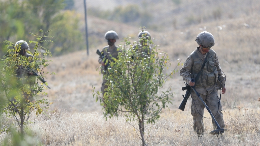 Kadın astsubay adaylarının zorlu eğitimi 6