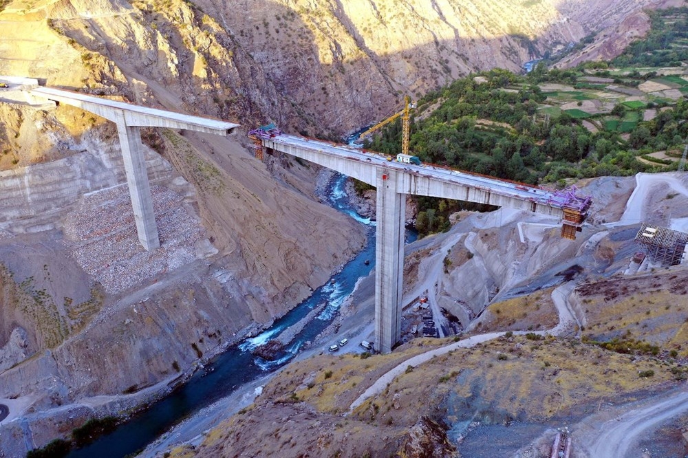 Türkiye'nin en yüksek köprüsünde sona gelindi 5