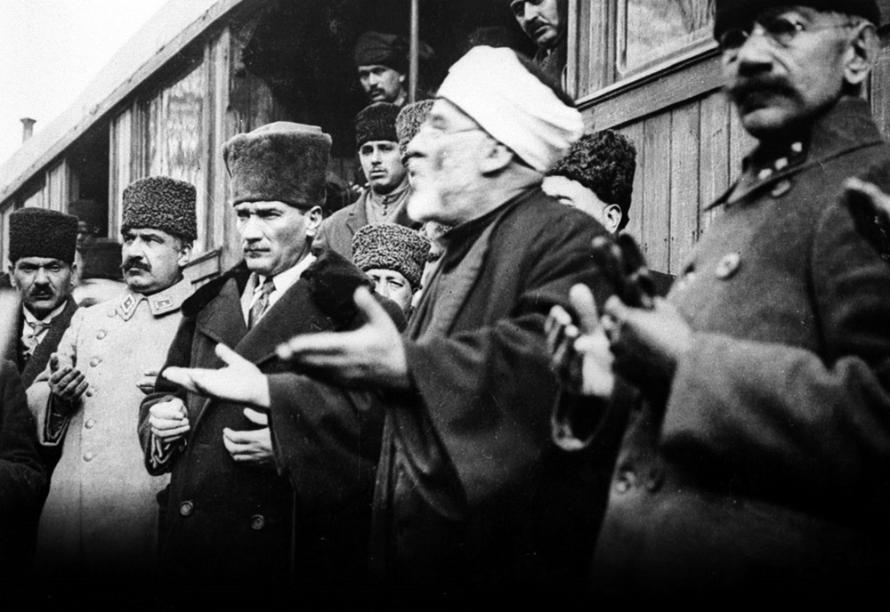 Mustafa Kemal Atatürk'ün ebediyete intikalinin 81. yılı (10 Kasım 1 27