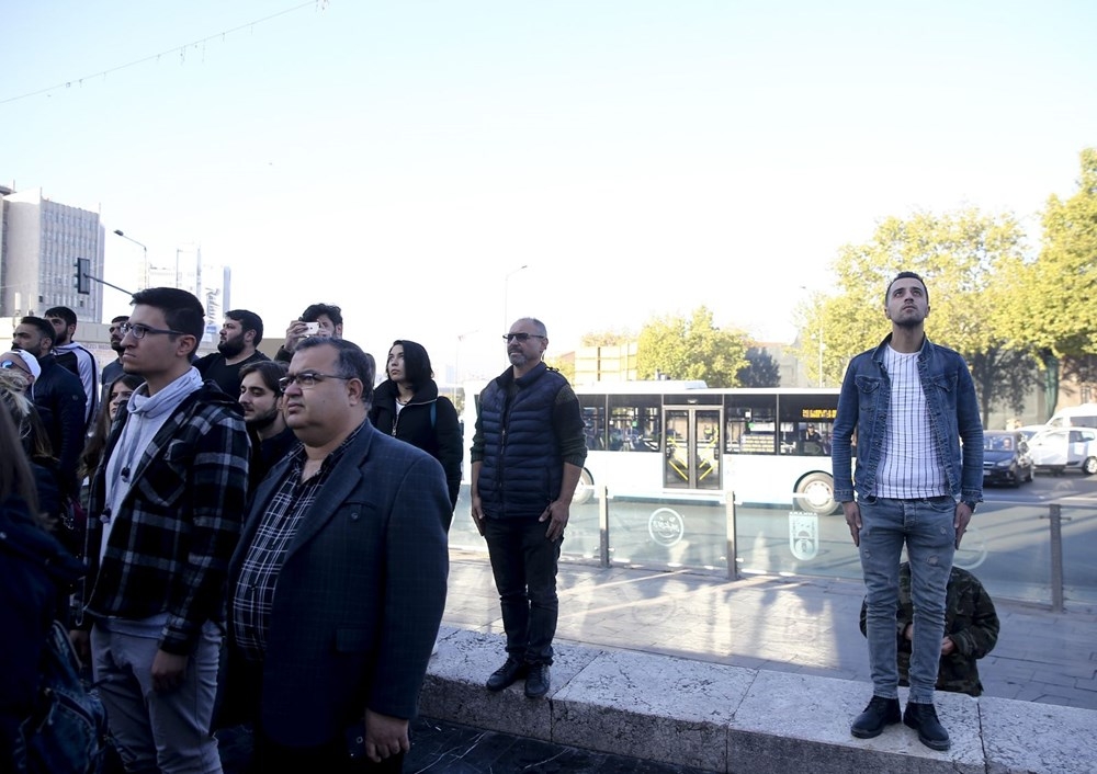 Ata'ya saygı: 09.05'te hayat durdu 19