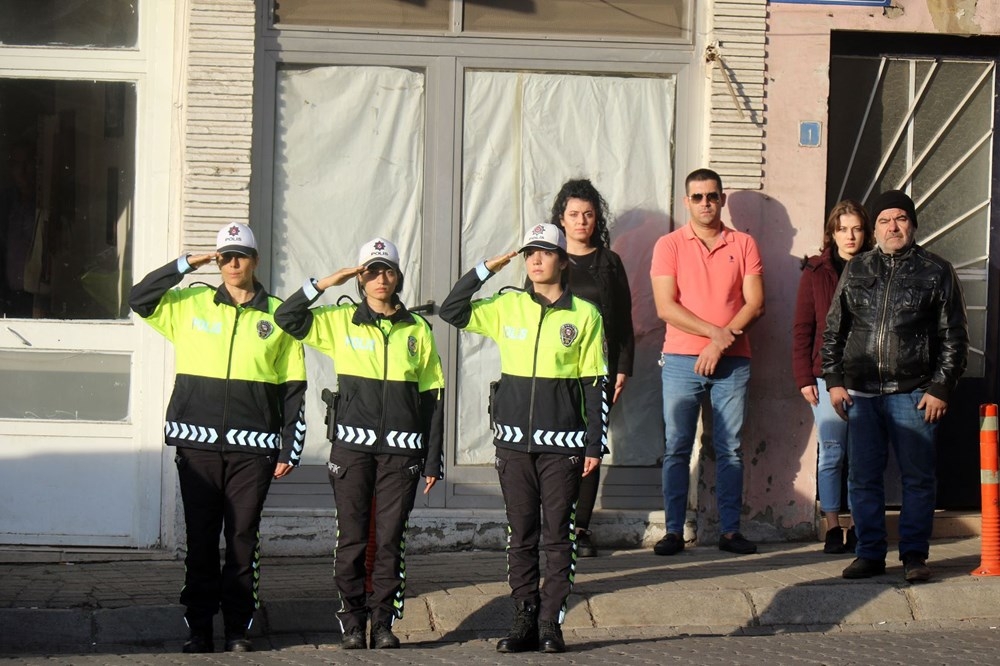 Ata'ya saygı: 09.05'te hayat durdu 30