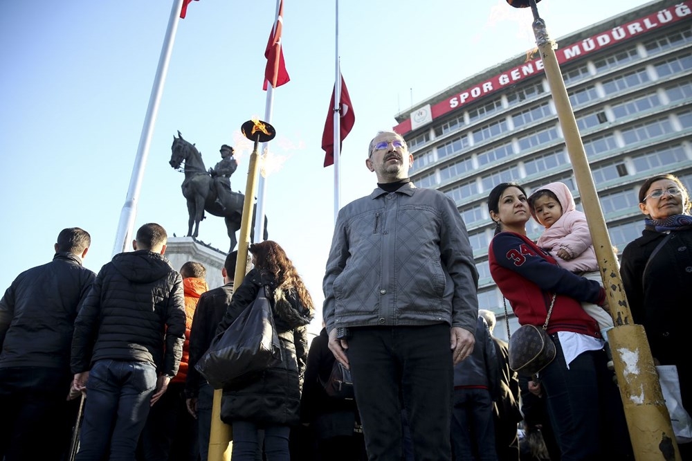 Ata'ya saygı: 09.05'te hayat durdu 41