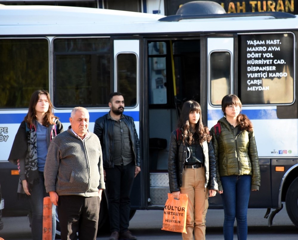 Ata'ya saygı: 09.05'te hayat durdu 7