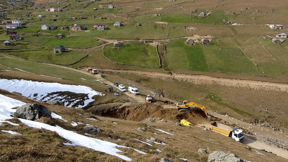 Dipsiz Göl 'valilik izinli' define kazısı ile kurutuldu 11