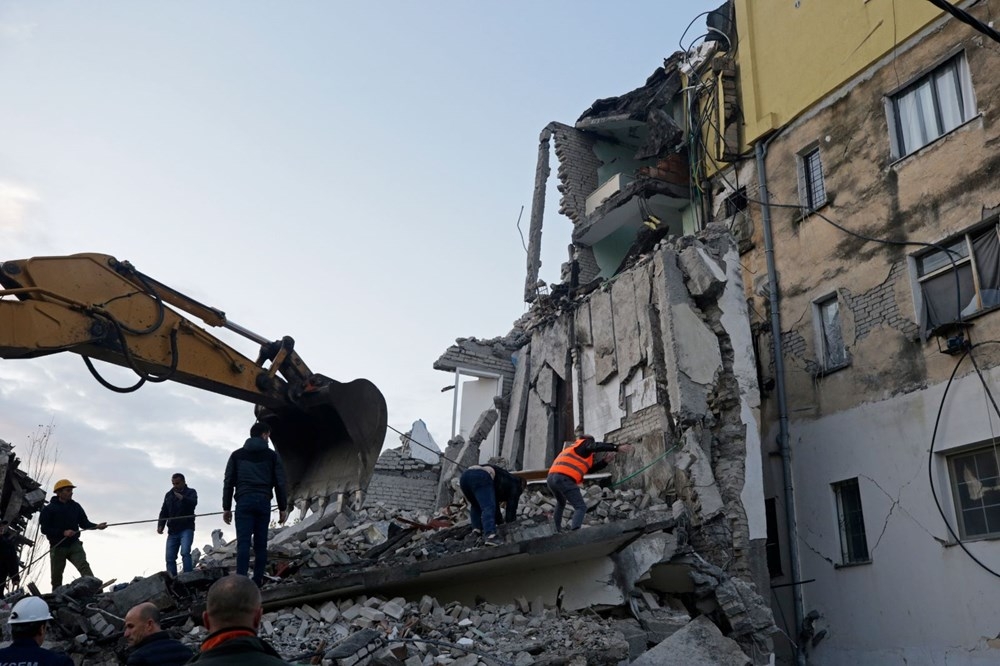 Arnavutluk'ta 6,4 büyüklüğünde deprem: 3 ölü 11