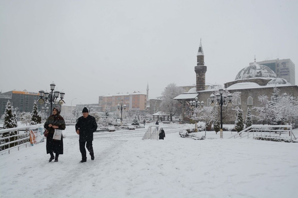 Türkiye'de beyaz örtü Doğu Anadolu'yu etkisi altına aldı 5