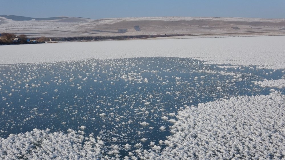 Ardahan'da Aktaş Gölü dondu 6