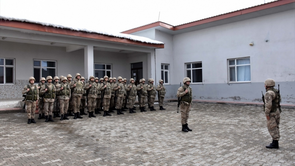 Jandarma kışın da teröristlere göz açtırmıyor 14