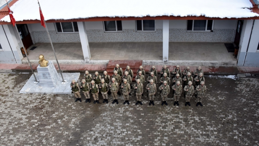 Jandarma kışın da teröristlere göz açtırmıyor 17