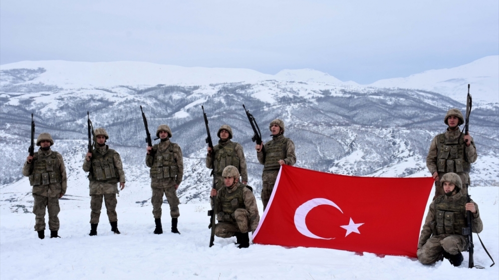Jandarma kışın da teröristlere göz açtırmıyor 20