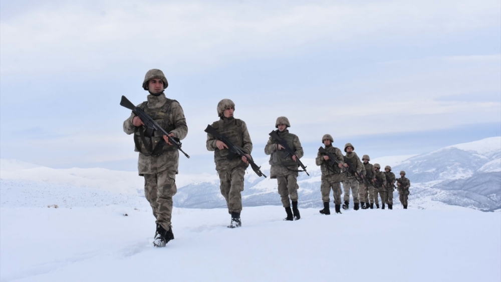Jandarma kışın da teröristlere göz açtırmıyor 24