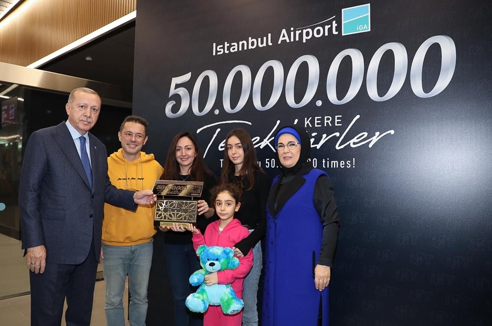 50 milyonuncu yolcuya Erdoğan'dan plaket 5
