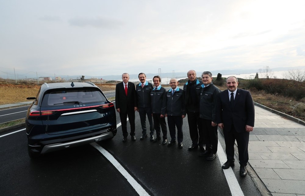 Cumhurbaşkanı Erdoğan, yerli otomobili kullandı 3
