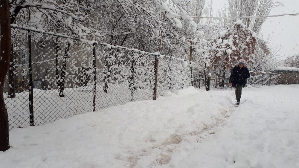 Doğu'da kar yağışı hayatı olumsuz etkiledi 3