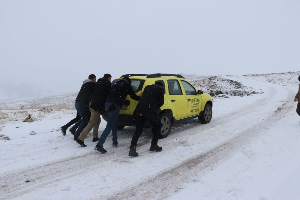 Doğu'da kar yağışı hayatı olumsuz etkiledi 7