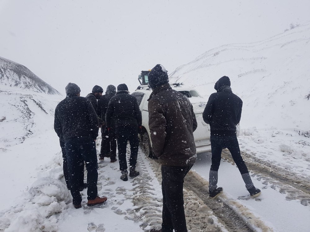 Doğu'da kar yağışı hayatı olumsuz etkiledi 9
