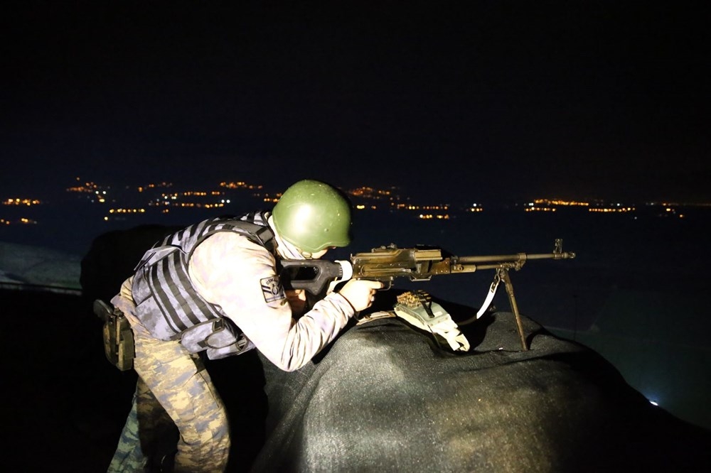 Mehmetçik yeni yılı nöbette karşıladı 9