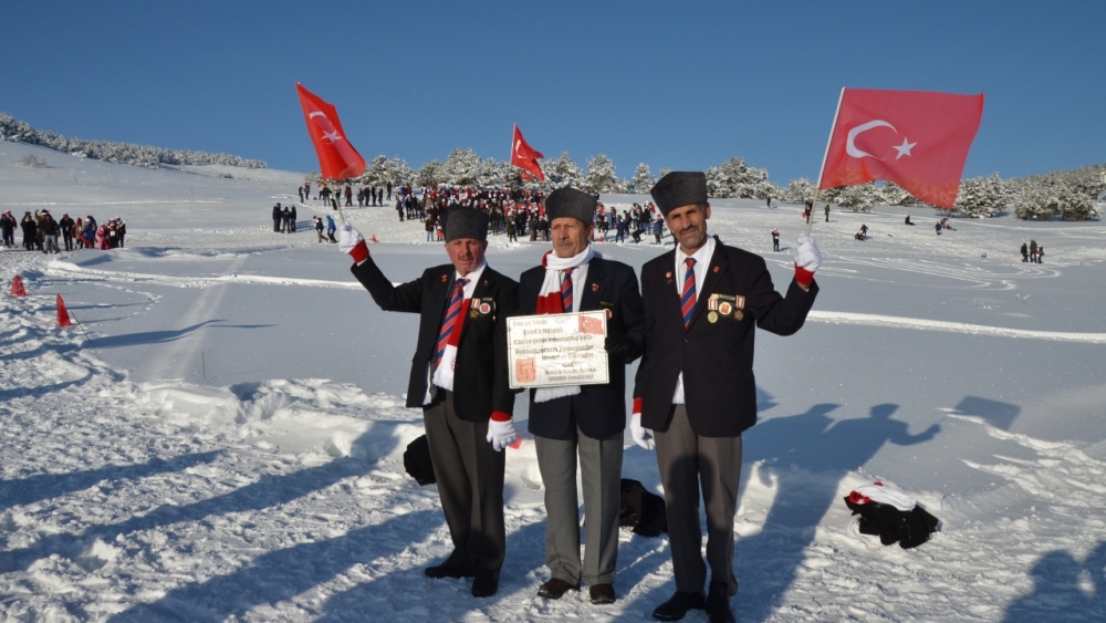 Vefakar gençlik, fedakar ecdadı 105'inci yılında anmak için toplanı 6