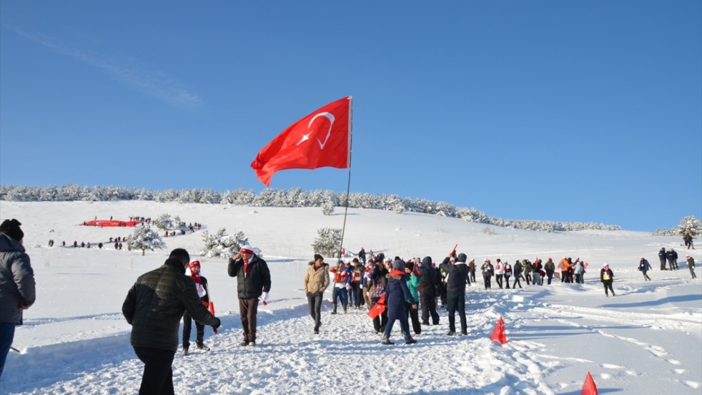 Vefakar gençlik, fedakar ecdadı 105'inci yılında anmak için toplanı 9