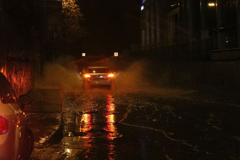 İstanbul hava durumu: Sağanak etkili oluyor, sabah trafiğinde yoğunluk 1