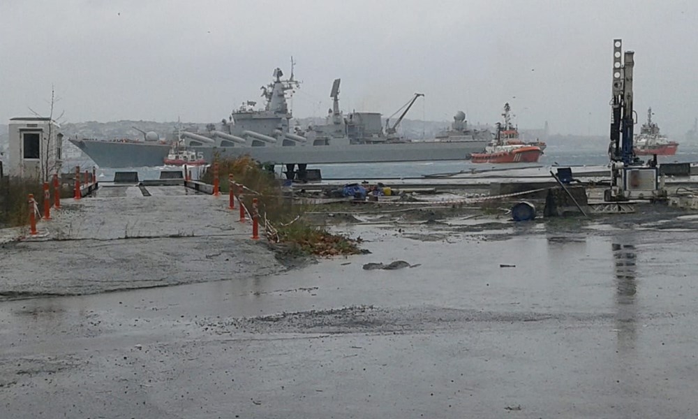 Rus savaş gemisi Kabataş açıklarında sürüklendi 1